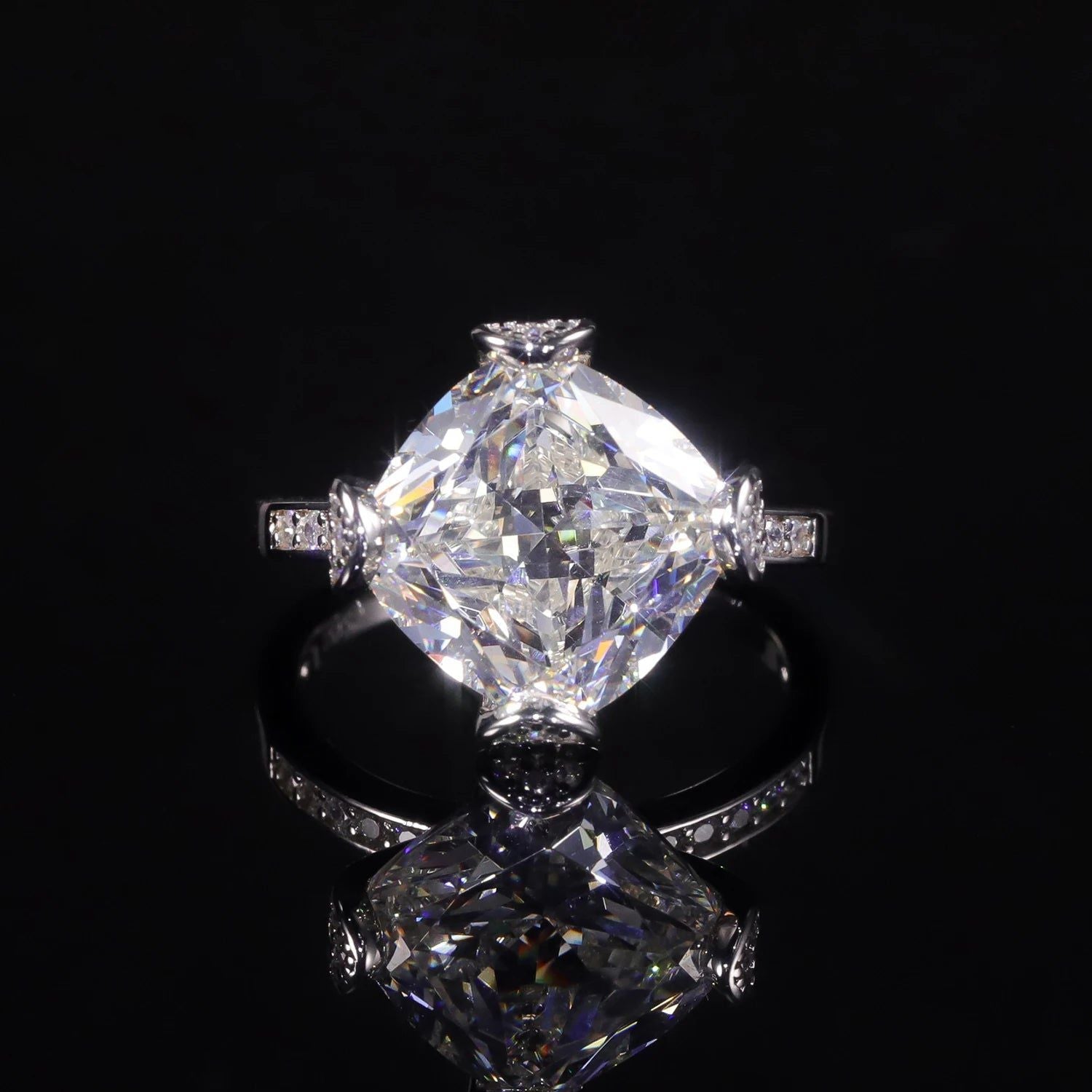 11x11mm Cushion Diamond-fire CZ Diamond G Color Ring 925