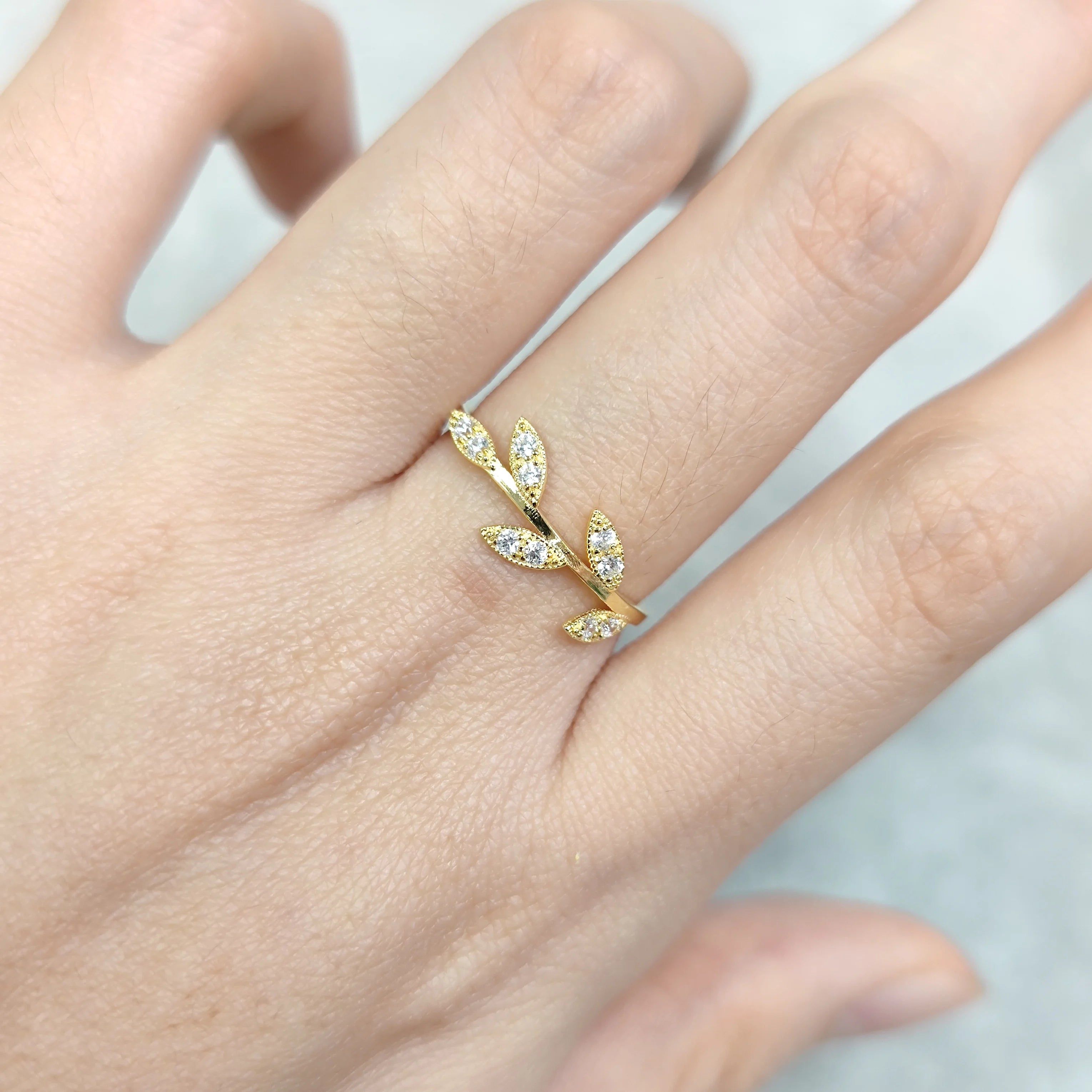 14K Gold Leaves Branch Band Art Nouveau Moissanite Ring