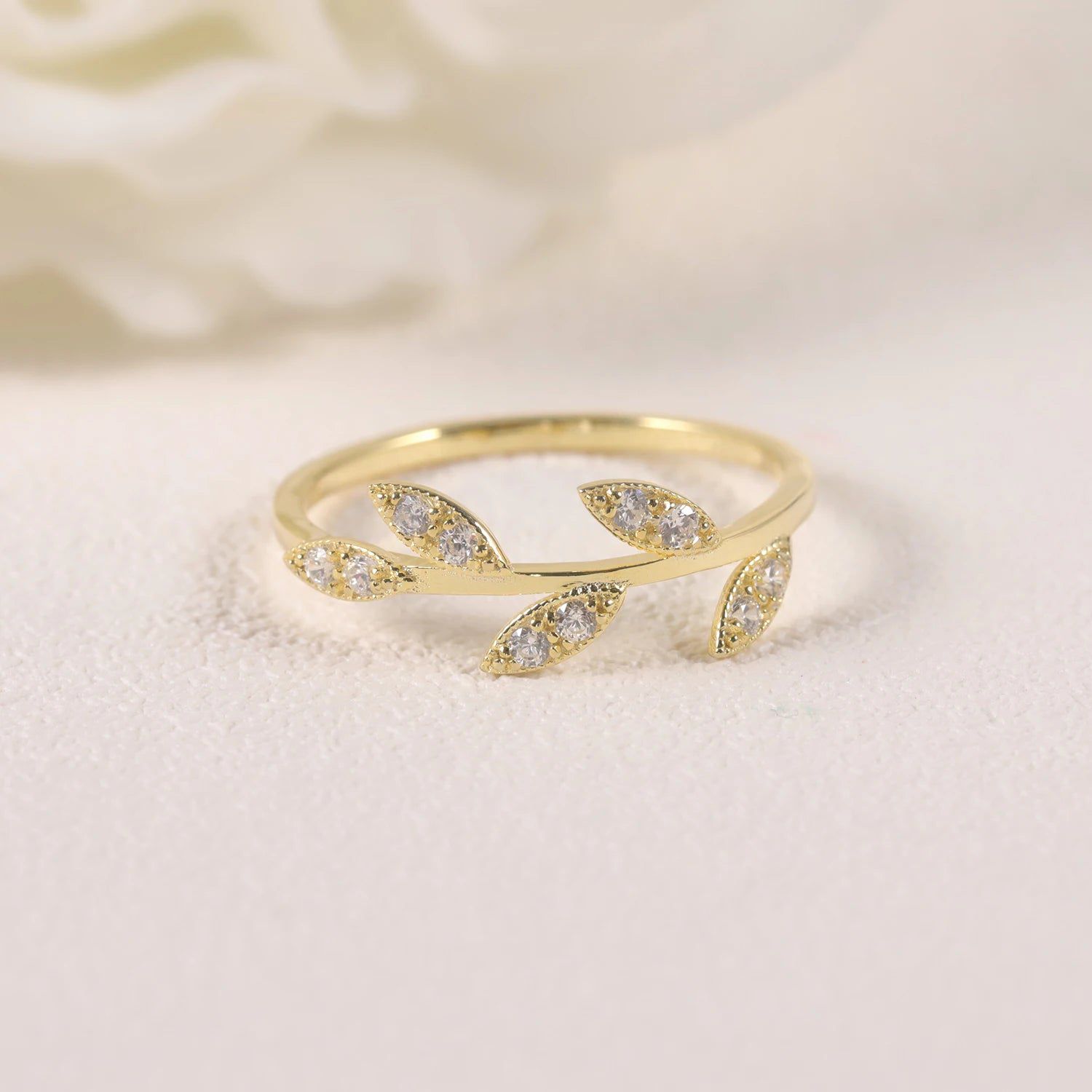 14K Gold Leaves Branch Band Art Nouveau Moissanite Ring