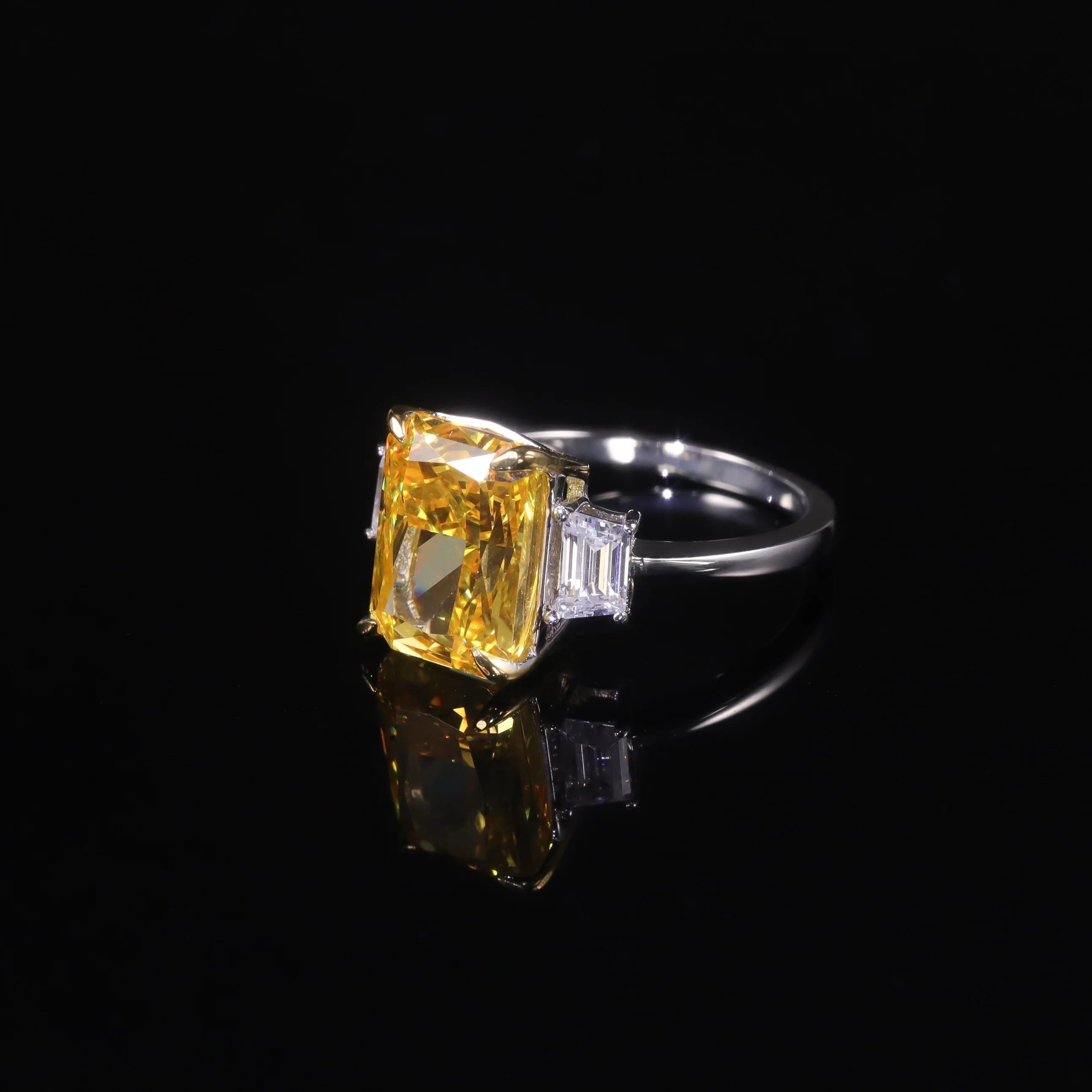 925 Sterling Silver Handmade Cocktail Ring Vivid Yellow Gemstone