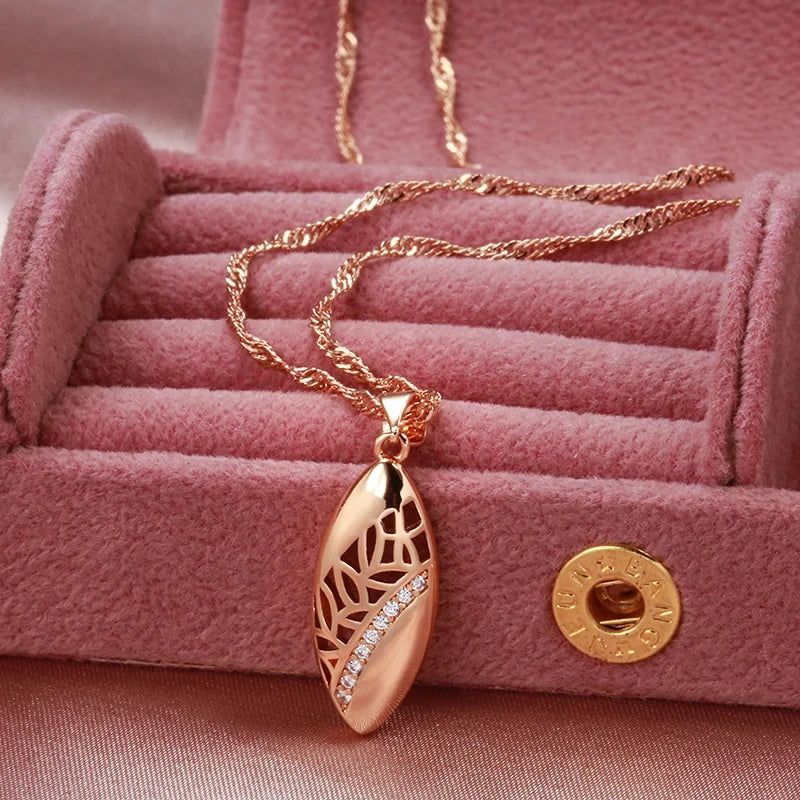 Boho Chic Rose Gold Pendant Necklace with Natural Zircon