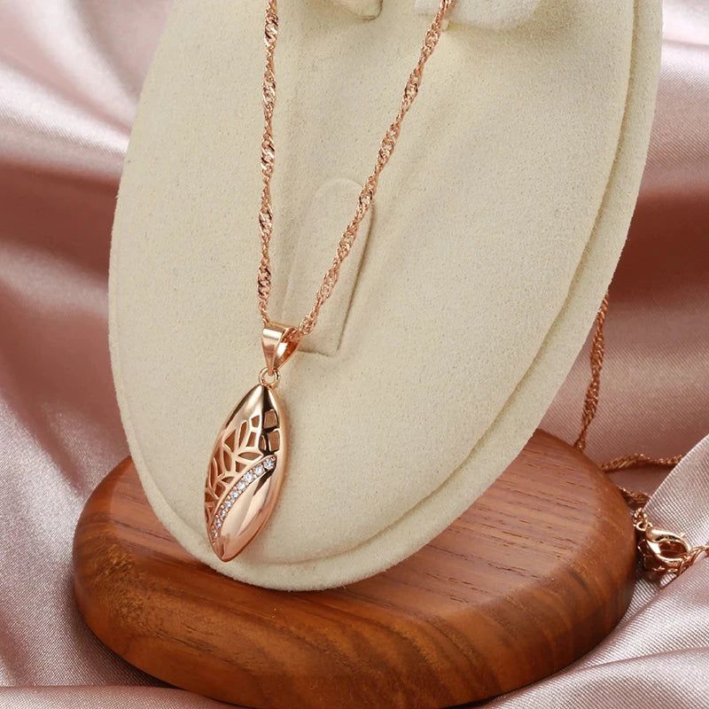 Boho Chic Rose Gold Pendant Necklace with Natural Zircon