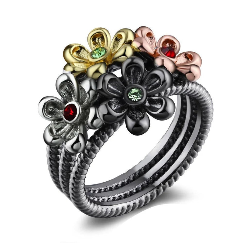 Charming Neo-Gothic Floral Zirconia Cocktail Ring in Black Gold