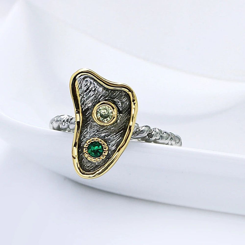 Charming Twisted Band Fashion Ring with Green Olivine Zirconia