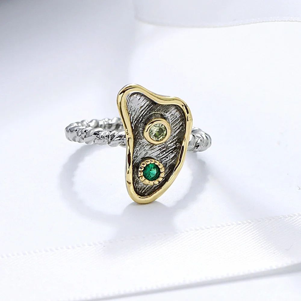 Charming Twisted Band Fashion Ring with Green Olivine Zirconia