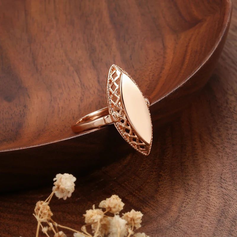 Chic 585 Rose Gold Weaving Rhombus Cocktail Ring for Elegant Occasions