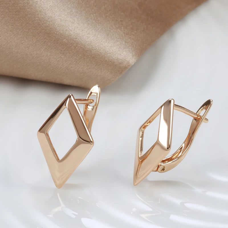 Chic Rhombus Dangle Earrings in 585 Rose Gold - Elegant High-Quality Jewelry