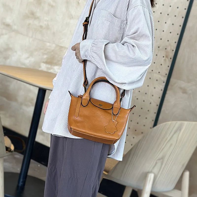 Chic Soft Leather Shoulder Bag for Women - Stylish Solid Color Handbag