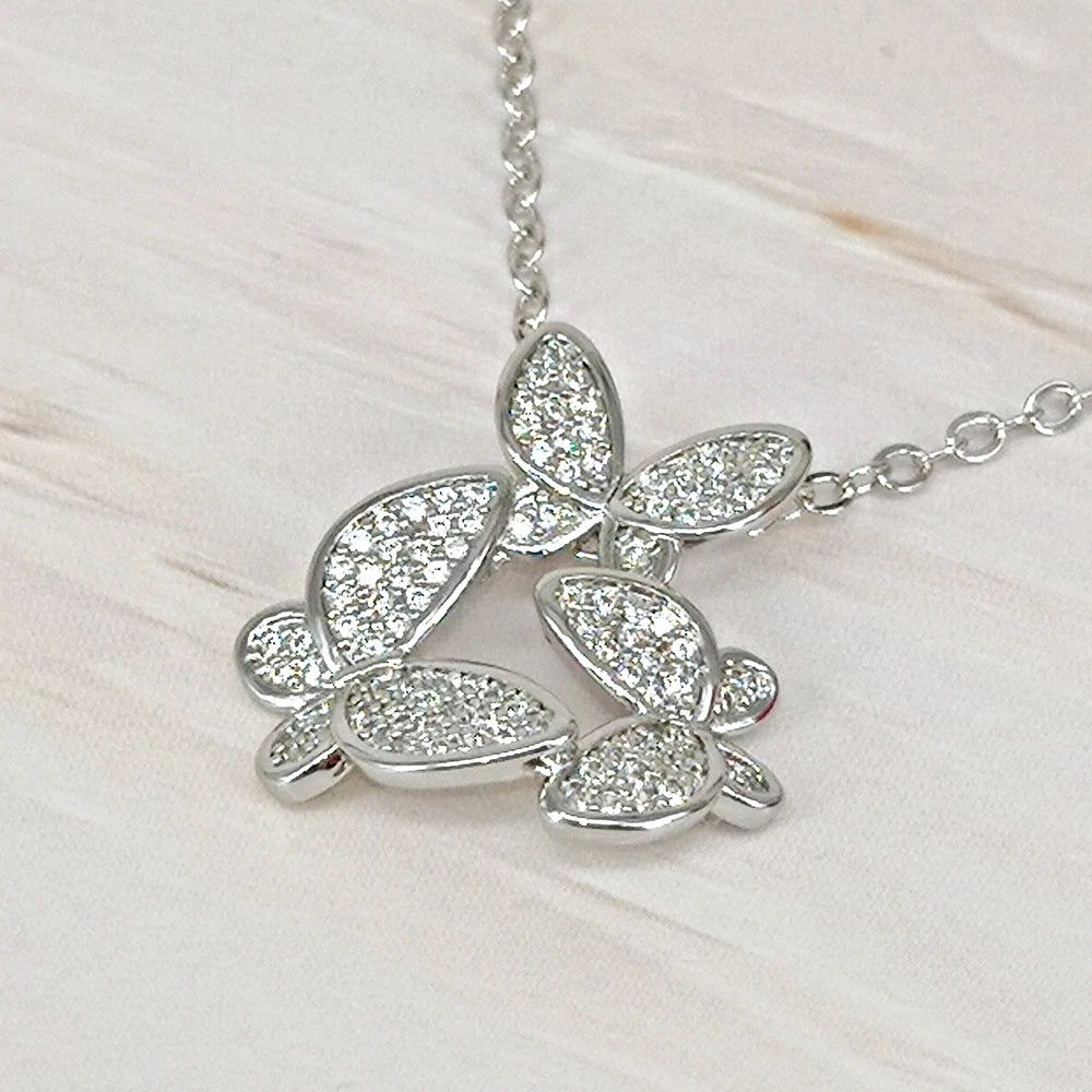 Classic Butterfly Pendant Necklace for Fashion-Forward Girls - Eye-Catching Jewelry Accessory