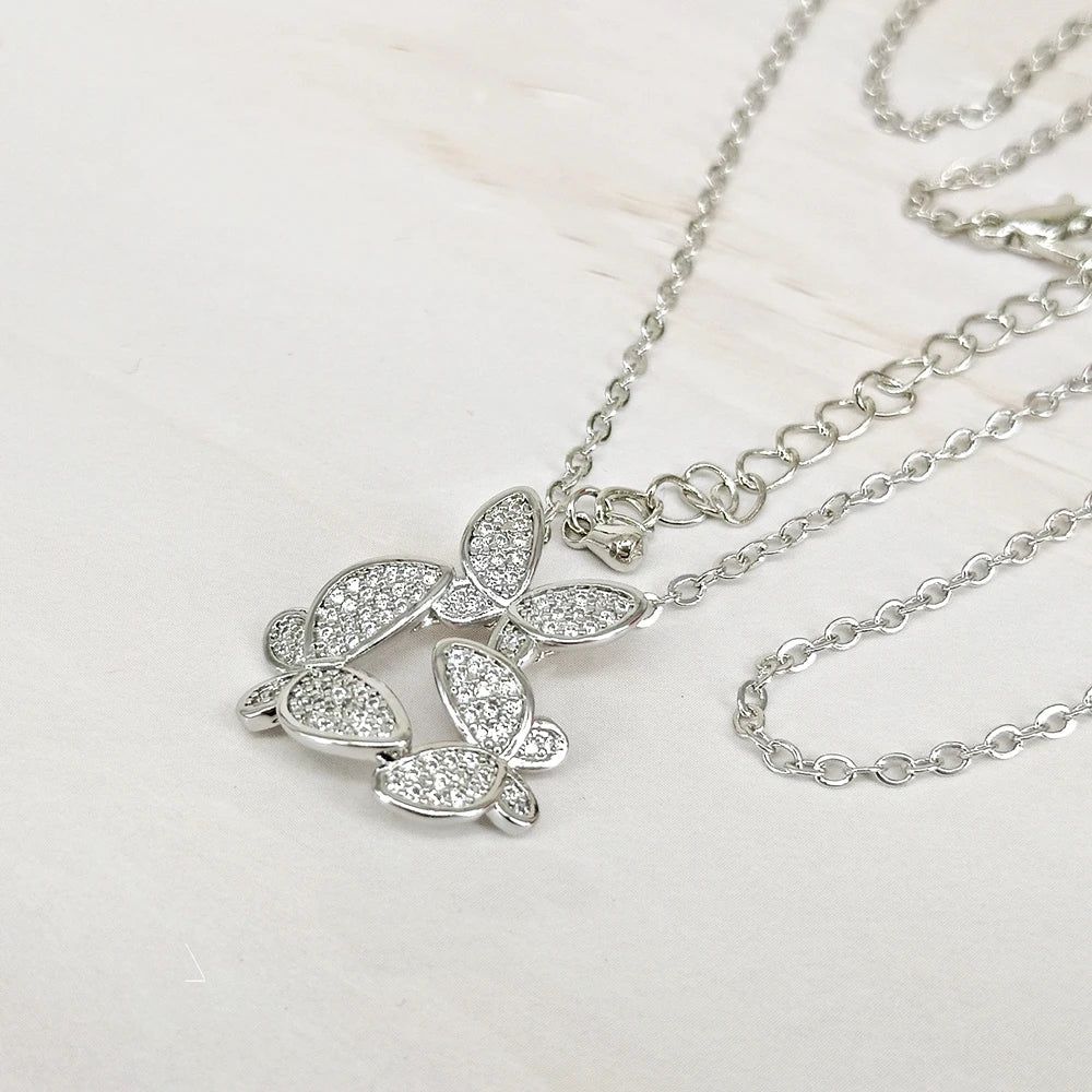 Classic Butterfly Pendant Necklace for Fashion-Forward Girls - Eye-Catching Jewelry Accessory