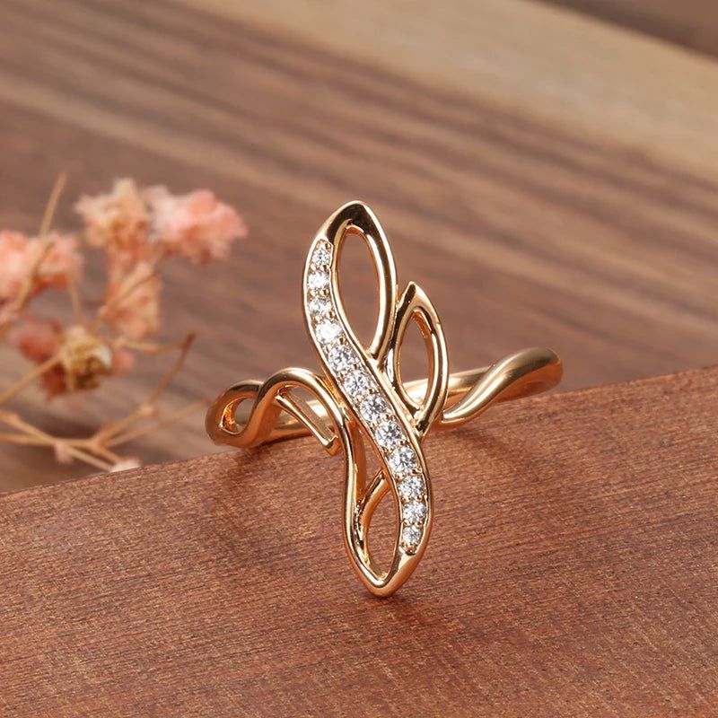 Classic Rose Gold Hollow Crystal Flower Cocktail Ring with Natural Zircon