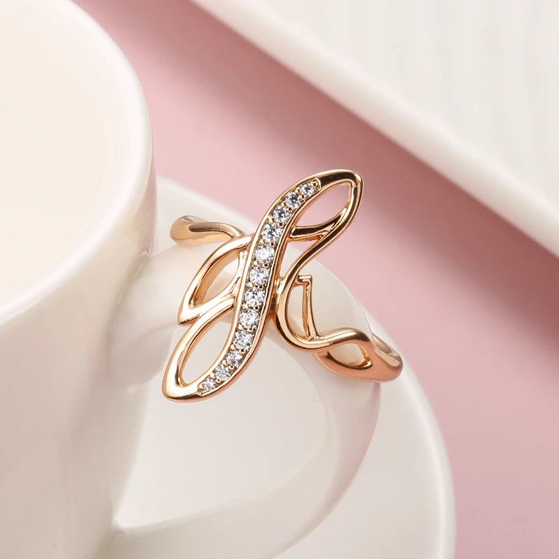 Classic Rose Gold Hollow Crystal Flower Cocktail Ring with Natural Zircon