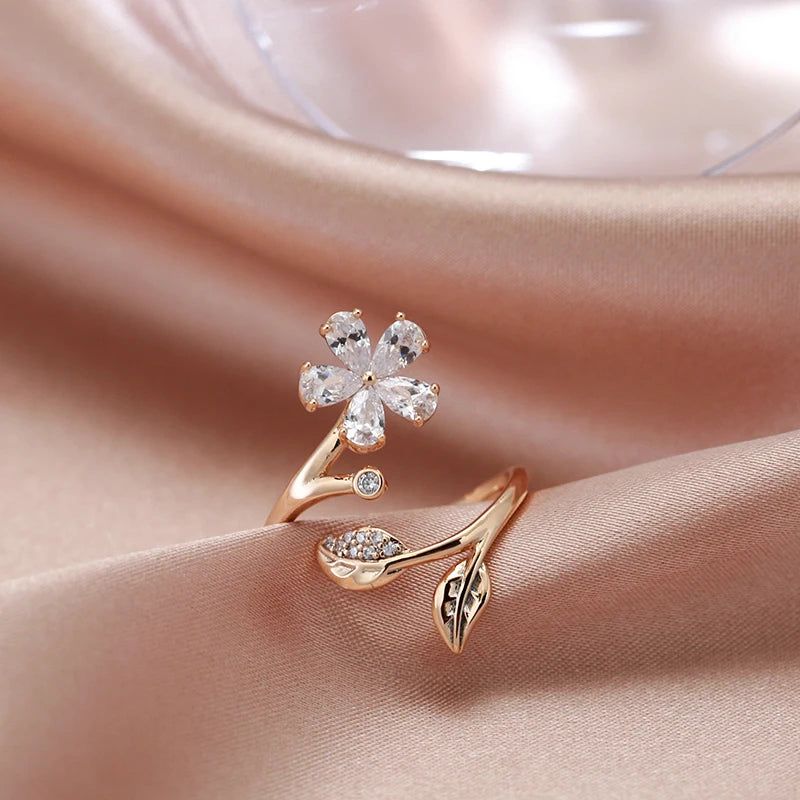 Contemporary Blue Zircon Floral Ring in 585 Rose Gold - High-Quality Bridal Jewelry