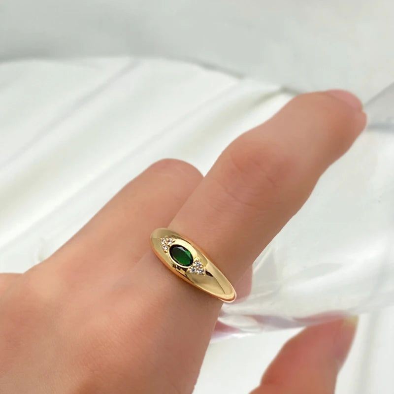 Contemporary Emerald Oval Natural Zircon Ring in 585 Rose Gold - High-Quality Fashion Jewelry