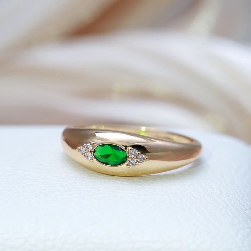 Contemporary Emerald Oval Natural Zircon Ring in 585 Rose Gold - High-Quality Fashion Jewelry