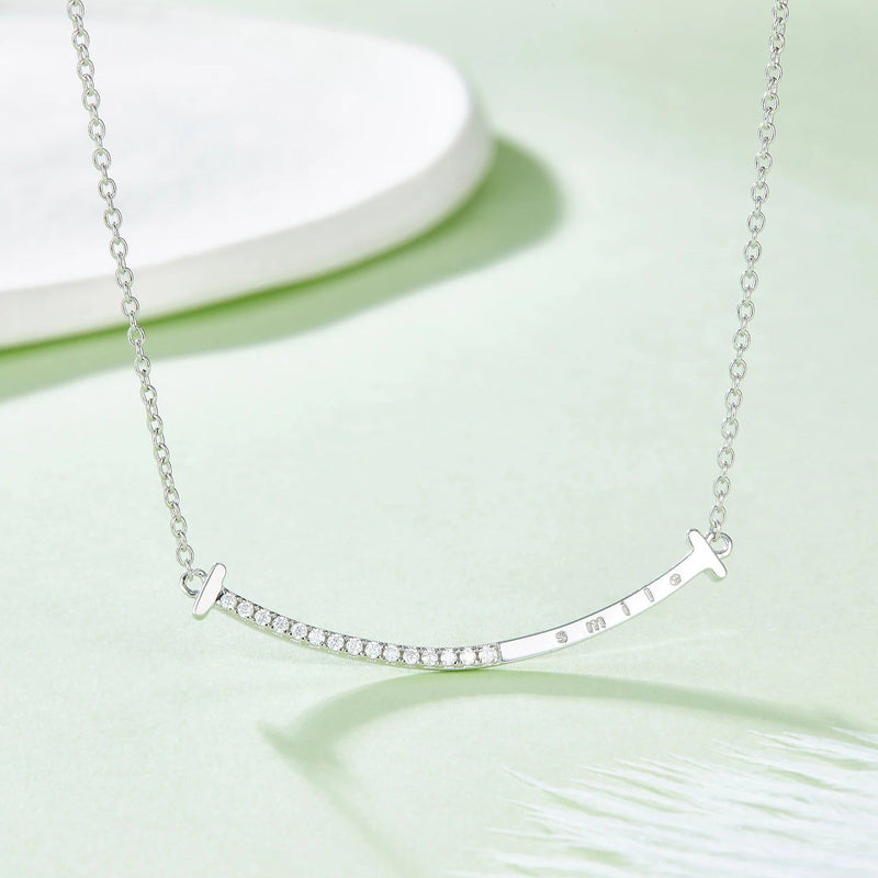 DEF Round Cut Colorless Moissanite Bar Necklace in 925 Silver