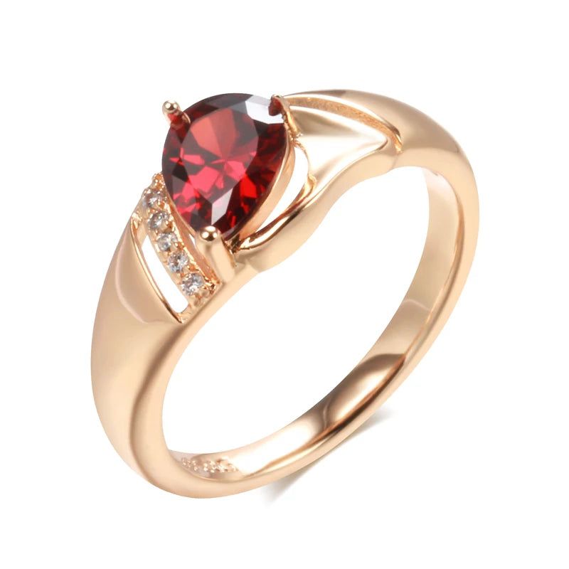 Delicate Vintage 585 Rose Gold Cocktail Ring with Red Natural Zircon