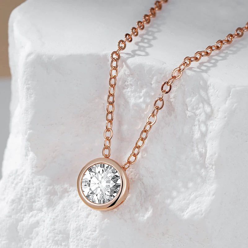 Dignified 585 Rose Gold Round Natural Zircon Pendant Necklace with Vintage Charm