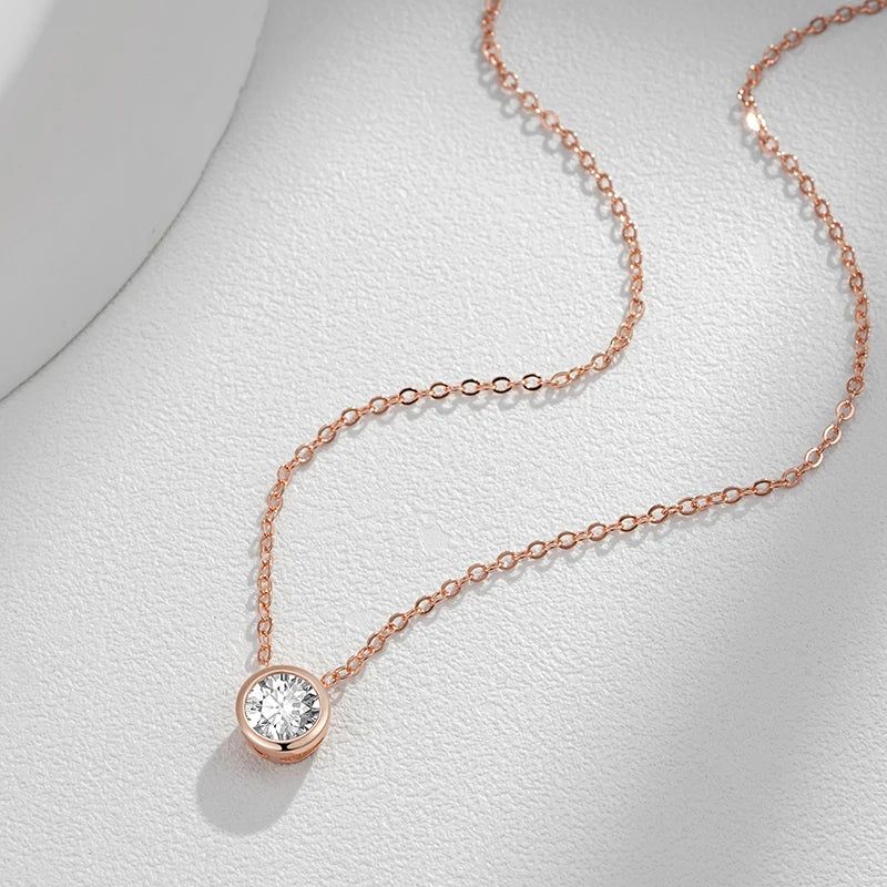 Dignified 585 Rose Gold Round Natural Zircon Pendant Necklace with Vintage Charm