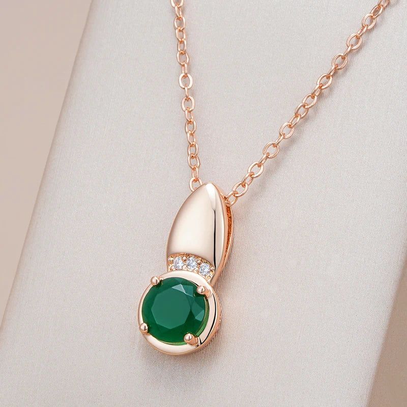 Dignified Round Emerald Pendant Necklace in 585 Rose Gold with Natural Zircon Accents