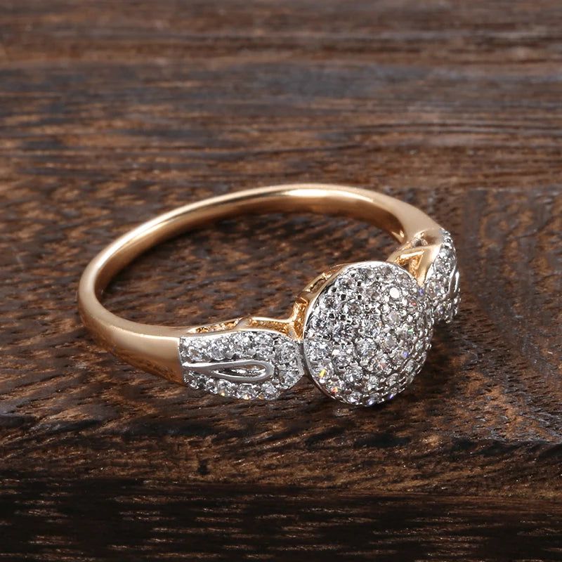 Dignified Vintage 585 Rose Gold Cocktail Ring with Natural Zircon Inlay