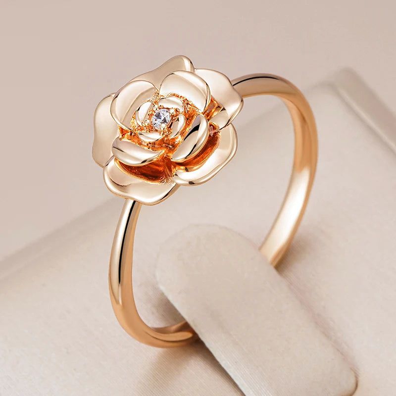 Elegant 585 Rose Gold Flower Cocktail Ring with Natural Zircon Accents