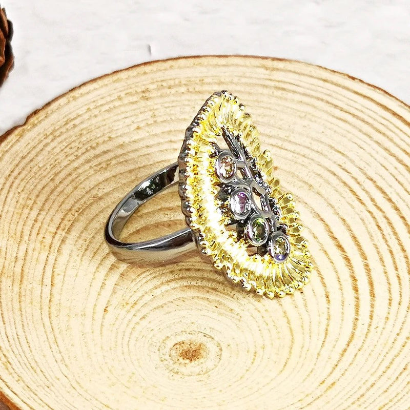 Elegant Baroque Cocktail Ring in Black Gold with Sparkling Zircon for Fashion Jewelry Celebrations