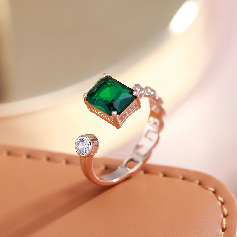 Elegant Vintage-Style Square Green Natural Zircon Ring in 585 Rose Gold Plating