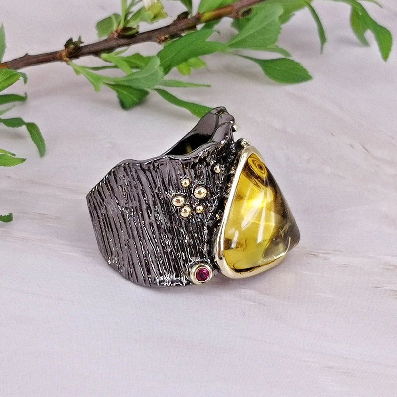 Exotic Hip Hop Baroque Cocktail Ring with Golden Yellow Triangle Zircon