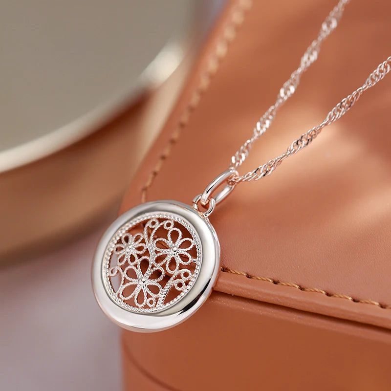 Exquisite 585 Rose Gold Bohemian Necklace with Glossy Floral Pendant - High-Quality Jewelry