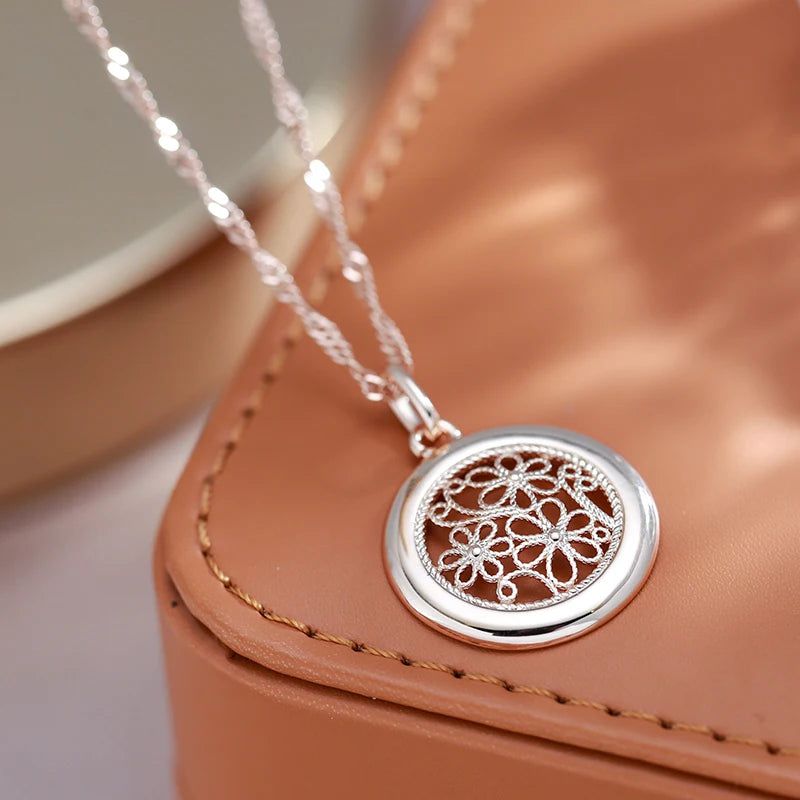 Exquisite 585 Rose Gold Bohemian Necklace with Glossy Floral Pendant - High-Quality Jewelry