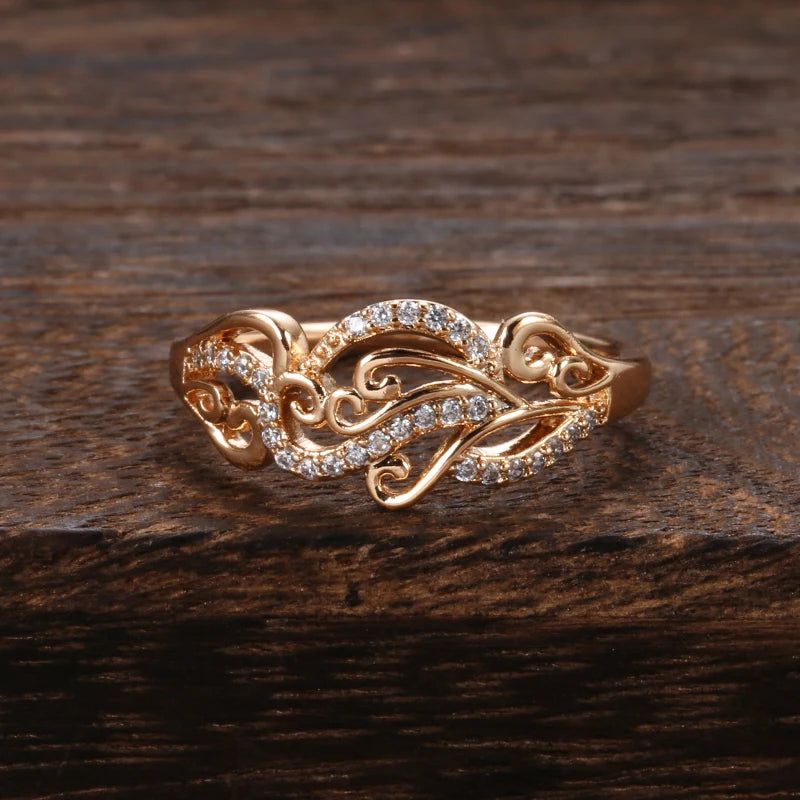 Exquisite 585 Rose Gold Hollow Floral Natural Zircon Cocktail Ring