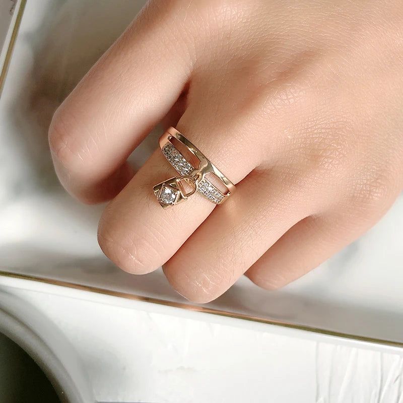 Exquisite 585 Rose Gold Lock Design Ring with Natural Zircon Inlays