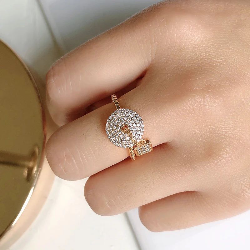 Exquisite Rose Gold Natural Zircon Lock Ring with Micro Inlays - Elegant Jewelry Accessory