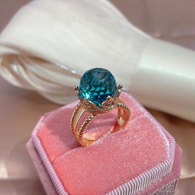 Exquisite Vintage 585 Rose Gold Crown Ring with Blue Zircon Ball Ear Clip