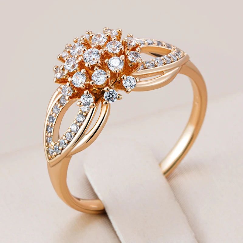 Exquisite Vintage Crystal Flower Ring in 585 Rose Gold with Natural Zircon