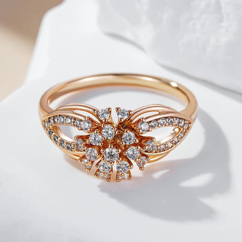 Exquisite Vintage Crystal Flower Ring in 585 Rose Gold with Natural Zircon