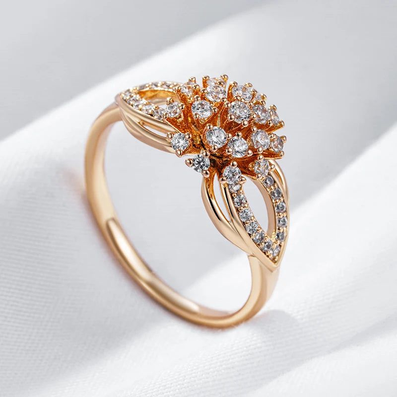 Exquisite Vintage Crystal Flower Ring in 585 Rose Gold with Natural Zircon