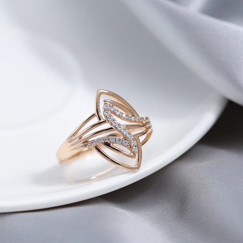 Fashionable 585 Rose Gold Curve Ring with Natural Zircon and Micro Wax Inlay - Unique Fashion Jewelry