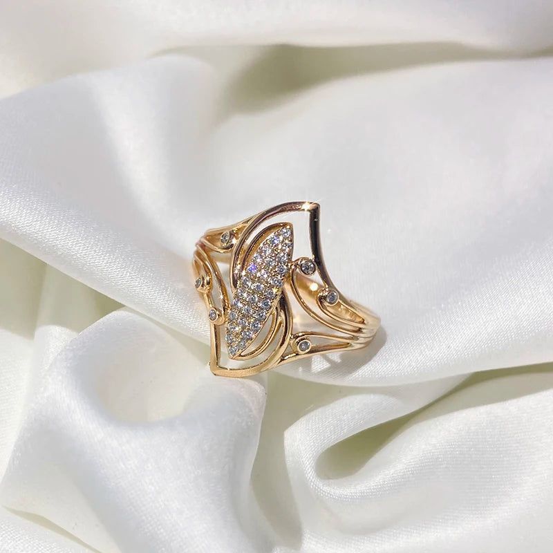 Fashionable 585 Rose Gold Curve Ring with Natural Zircon and Micro Wax Inlay - Unique Fashion Jewelry