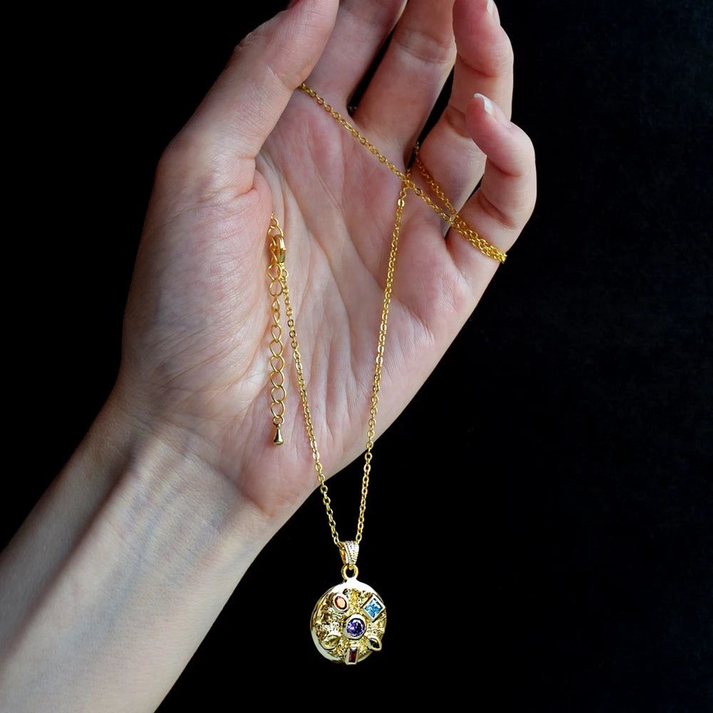 Fashionable Infinity Zircon Pendant Necklace in Dazzling Gold with Six Stone Bezel Setting