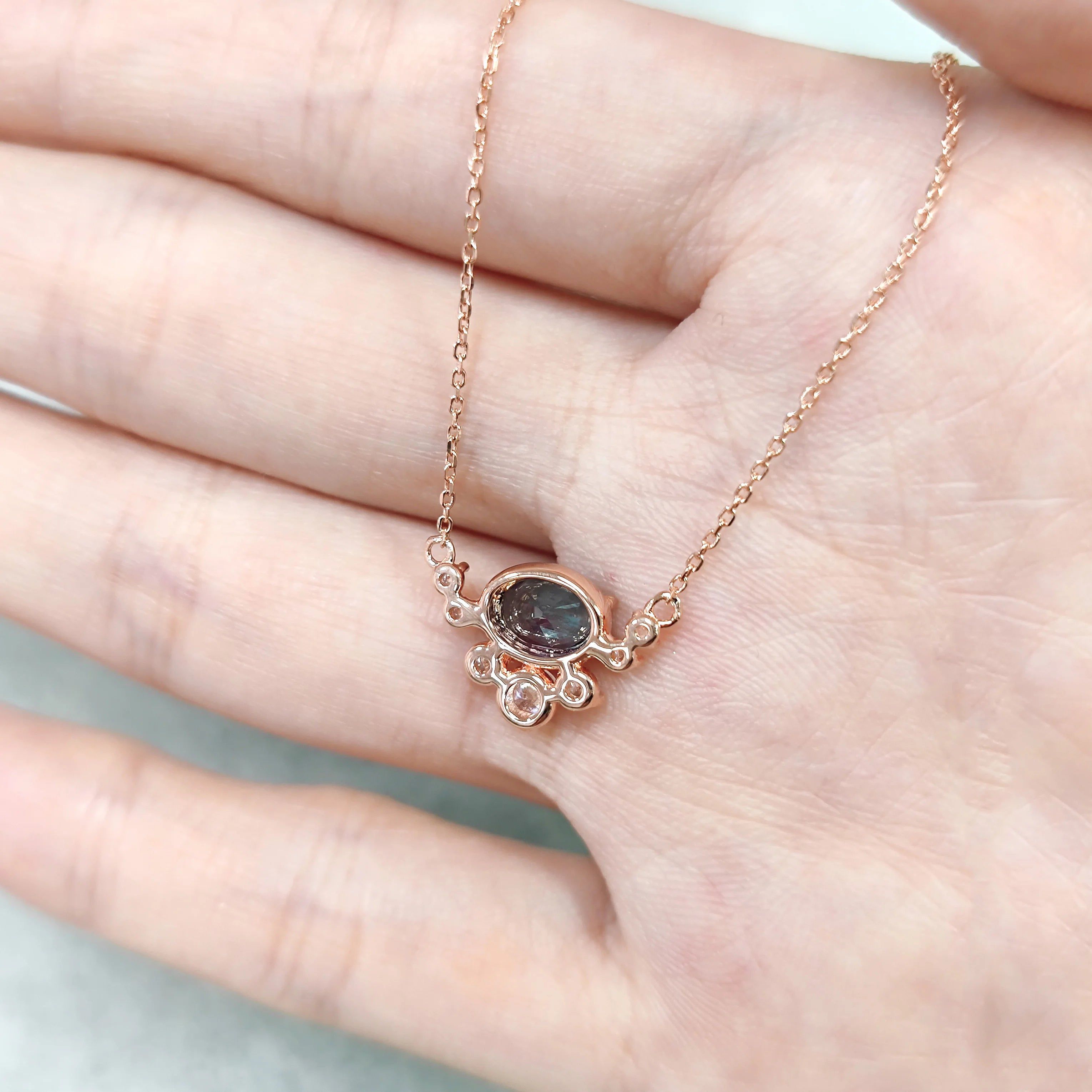 Flexible Moqs Round Lab Alexandrite Necklace in Rose Gold