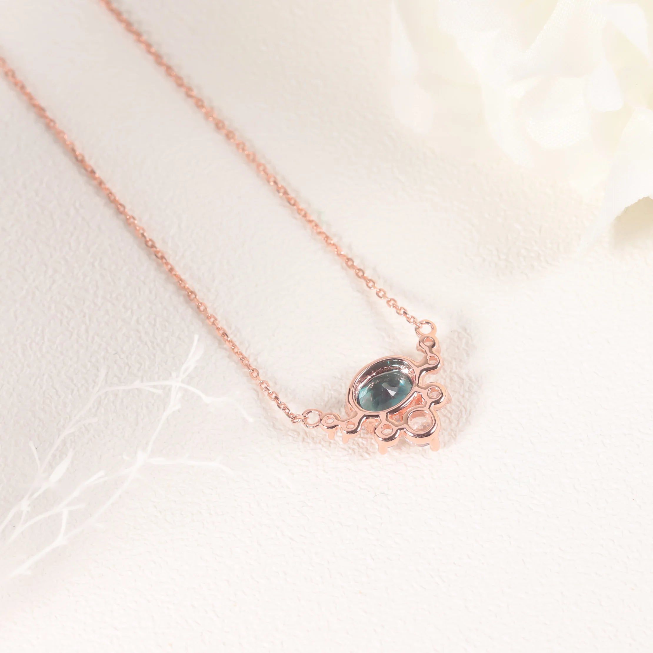 Flexible Moqs Round Lab Alexandrite Necklace in Rose Gold