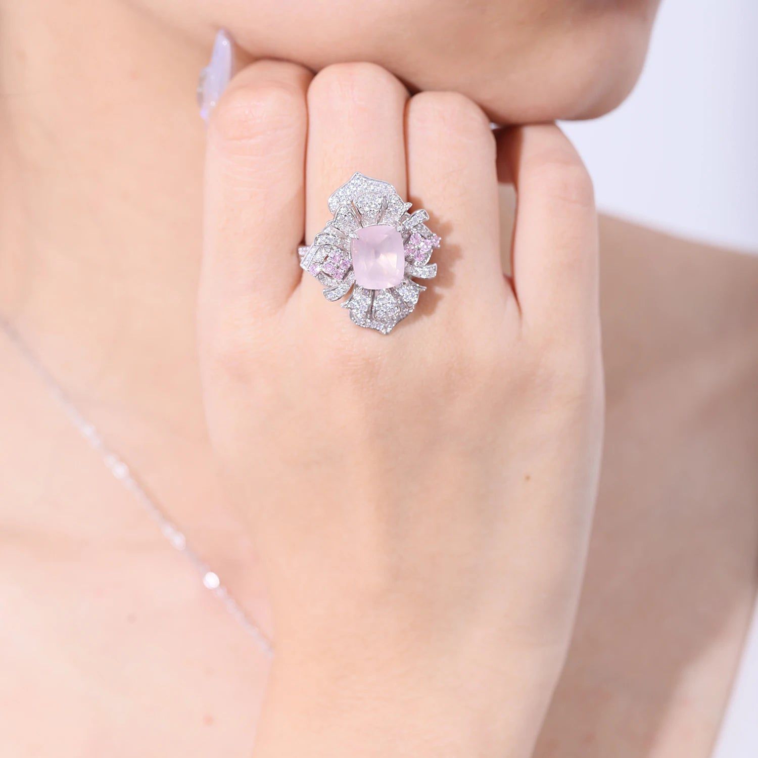 Flower Gemstone Ring Natural Rose Quartz in 925 Silver