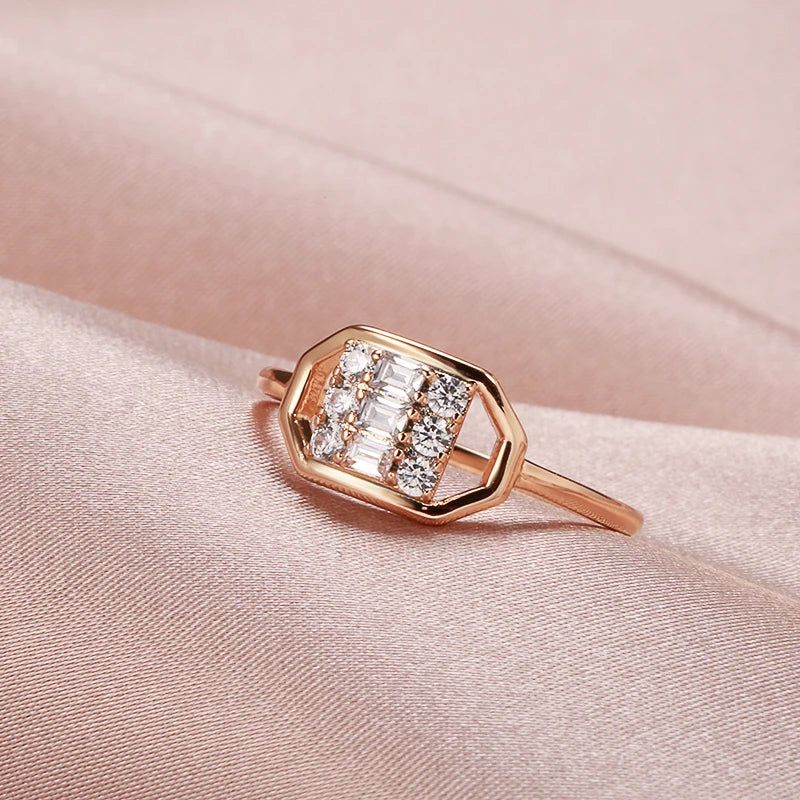 Geometric Elegance: 585 Rose Gold Cocktail Ring with Natural Zircon