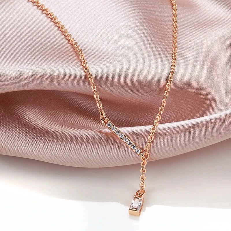 Glamorous Geometric Natural Zircon Pendant Necklace in 585 Rose Gold for Timeless Style