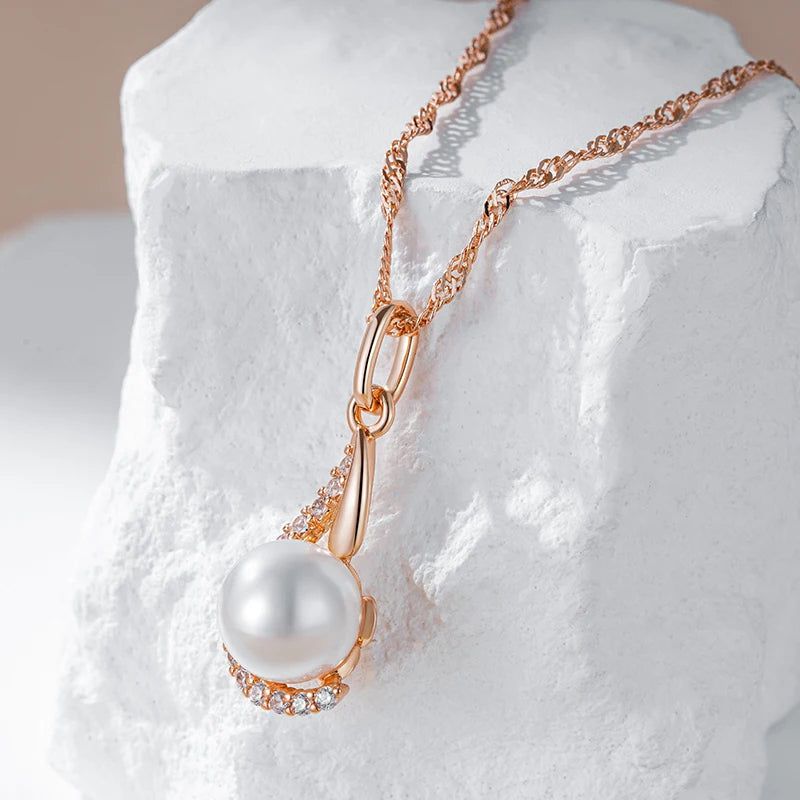 Glamorous Geometric Pearl Pendant Necklace in 585 Rose Gold - Timeless Jewelry for Every Occasion 2024