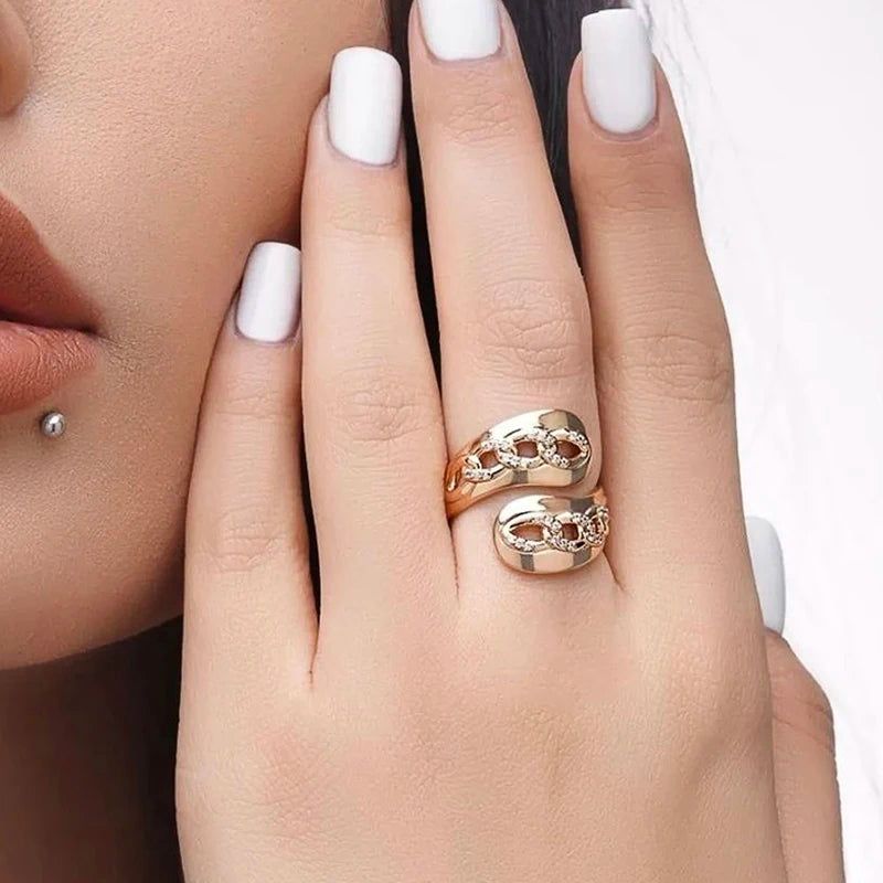 Glamorous Geometric Rose Gold Ring with Natural Zircon Accents