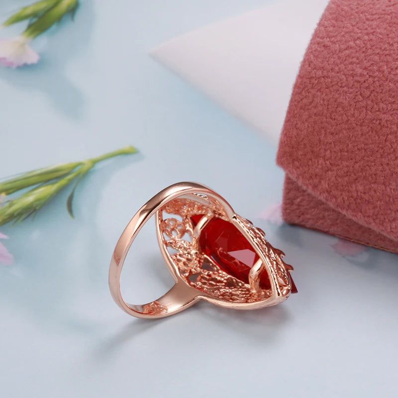 Graceful 585 Rose Gold Hollow Ring with Horse Eye Natural Zircon Fashion Statement