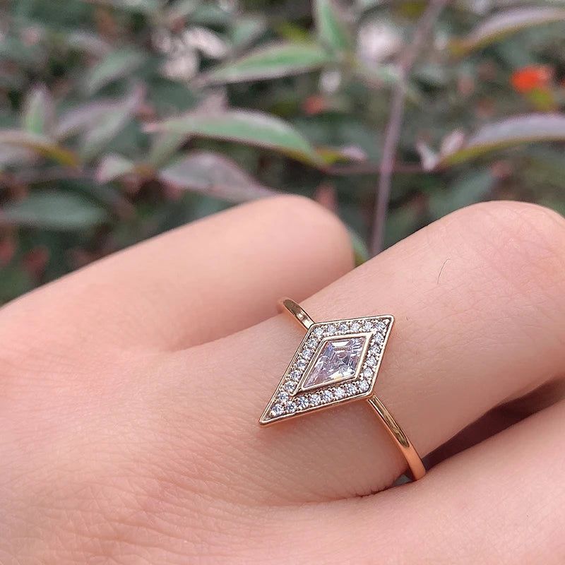 Graceful Rose Gold Rhombus Natural Zircon Bridal Ring with Crystal Accents